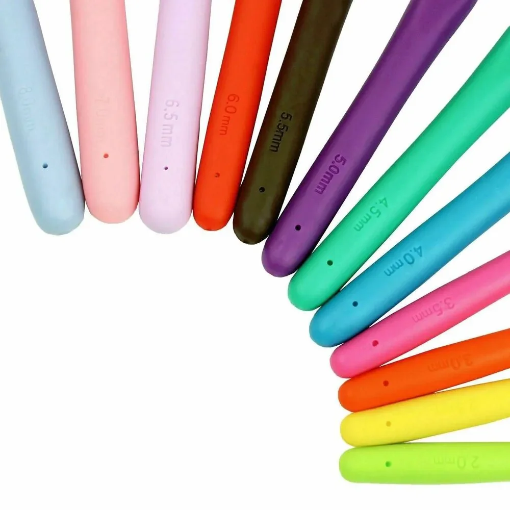 Crochet Hooks Soft Handle Ergonomic Rubber Grips Aluminum Needles 12-Pc Gift NEW